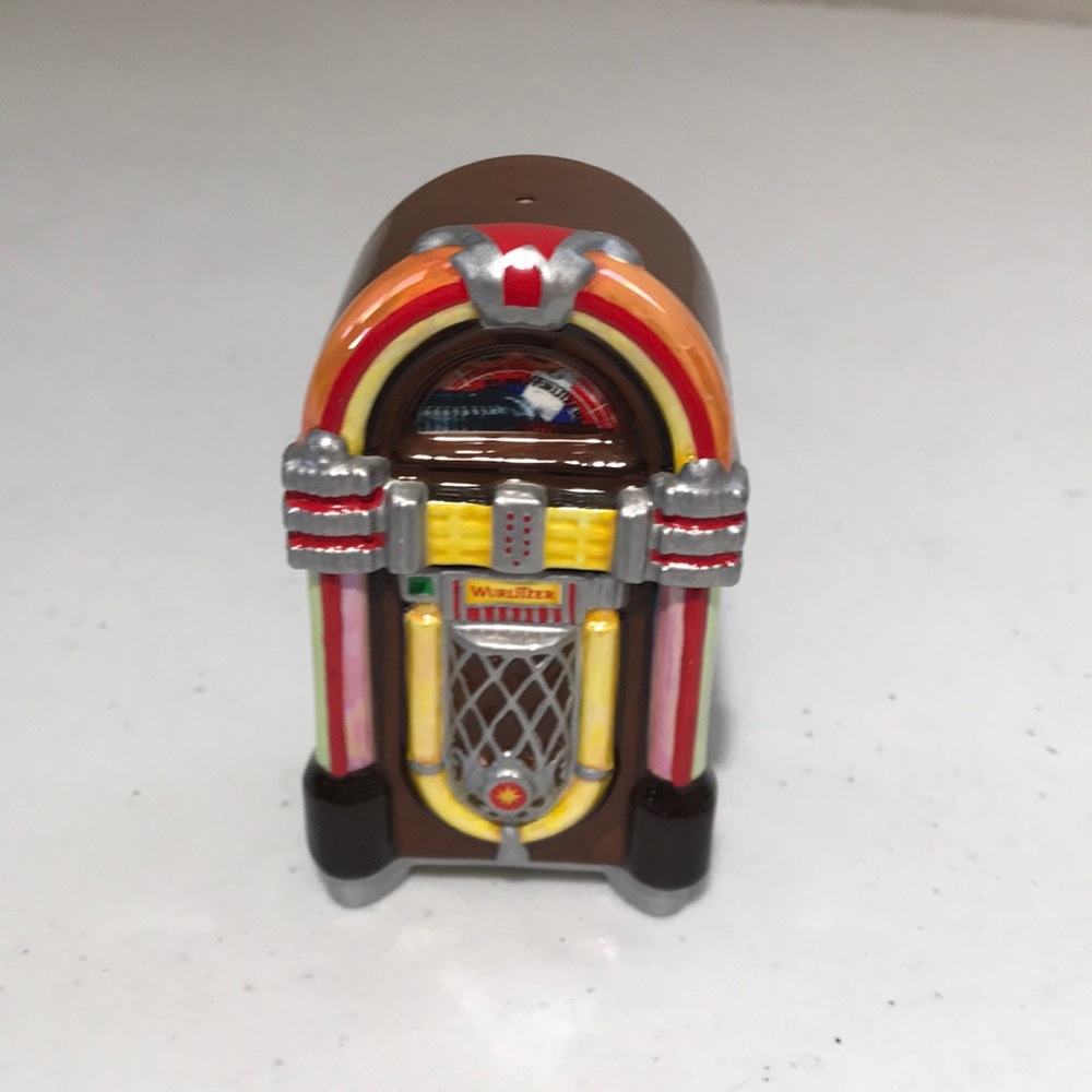 Juke Box Salt & Pepper Ceramic Shakers Music Box